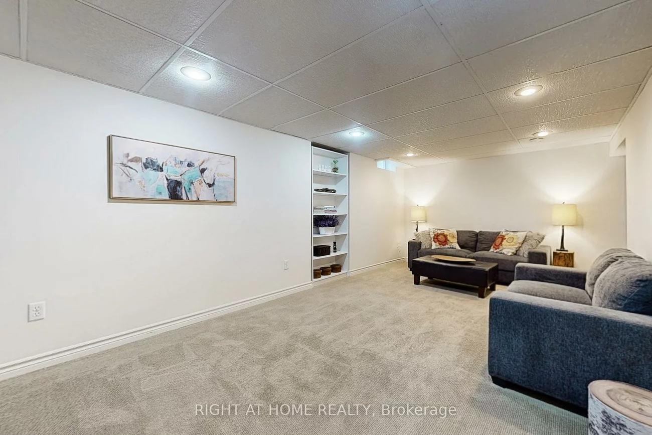 363, Crossland, Glenway Estates, Newmarket