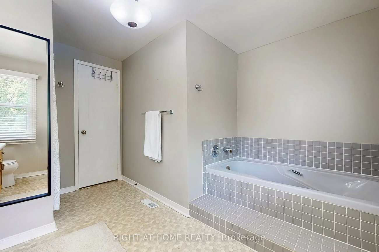 363, Crossland, Glenway Estates, Newmarket