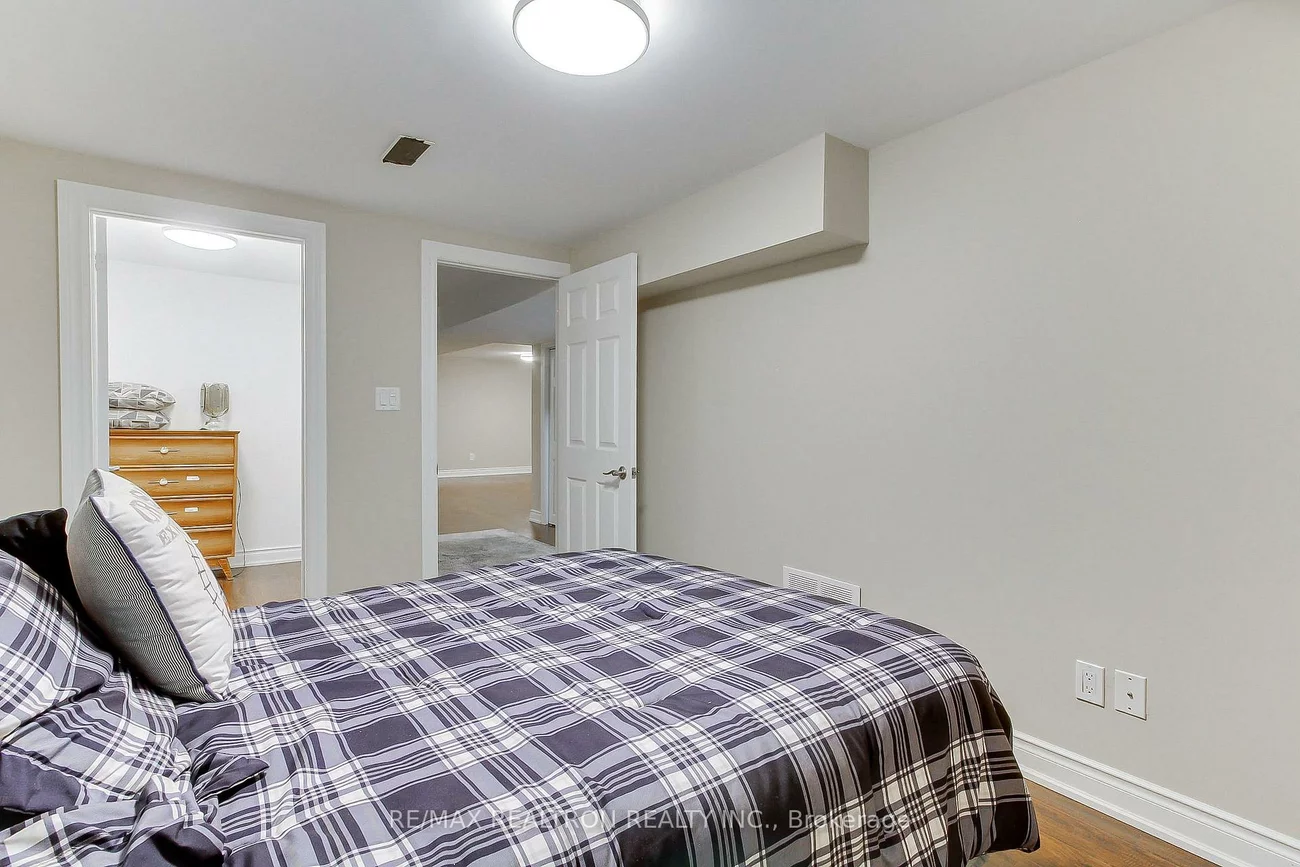 215, Parkview, Central Newmarket, Newmarket