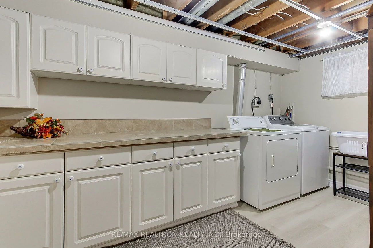 215, Parkview, Central Newmarket, Newmarket