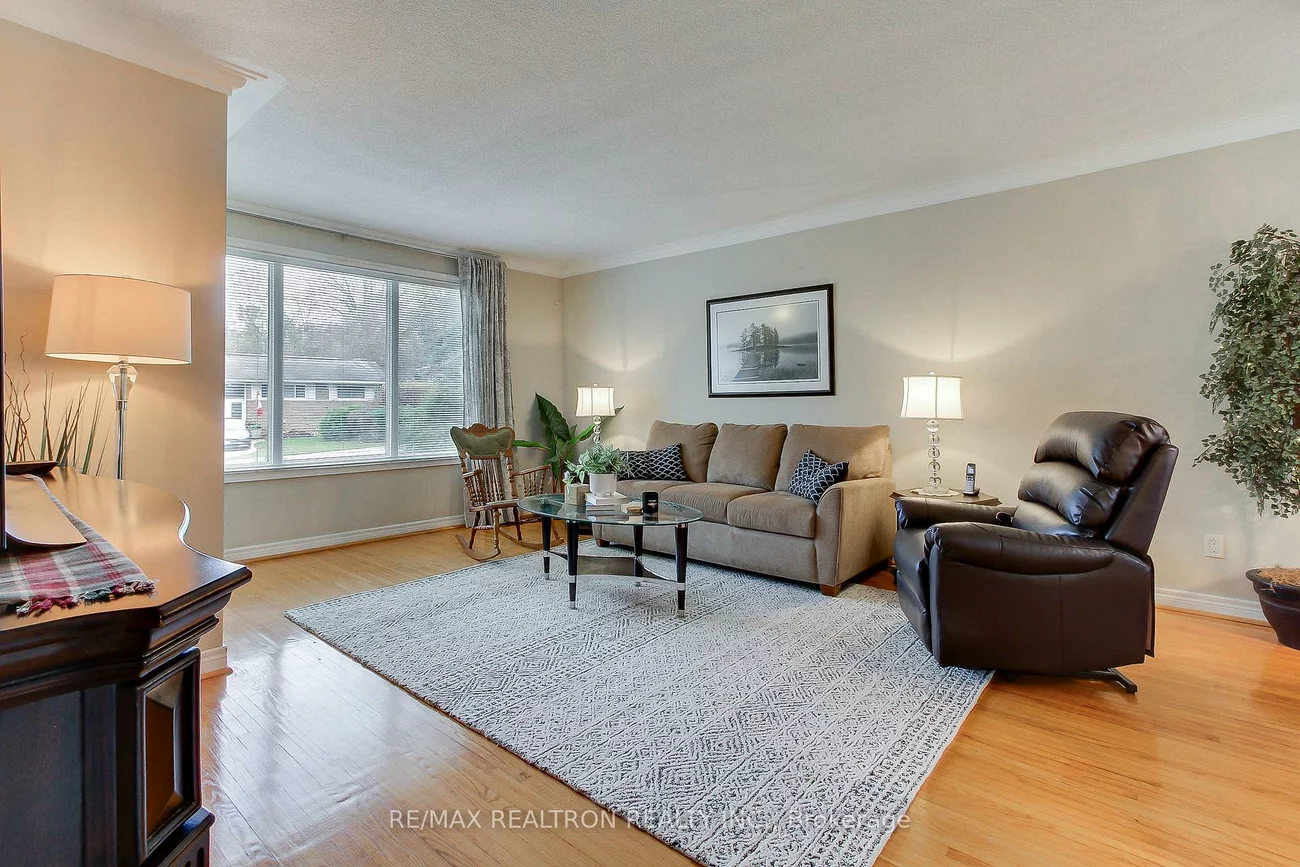 215, Parkview, Central Newmarket, Newmarket