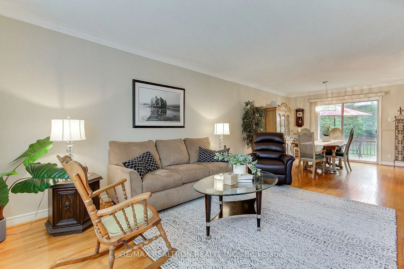 215, Parkview, Central Newmarket, Newmarket