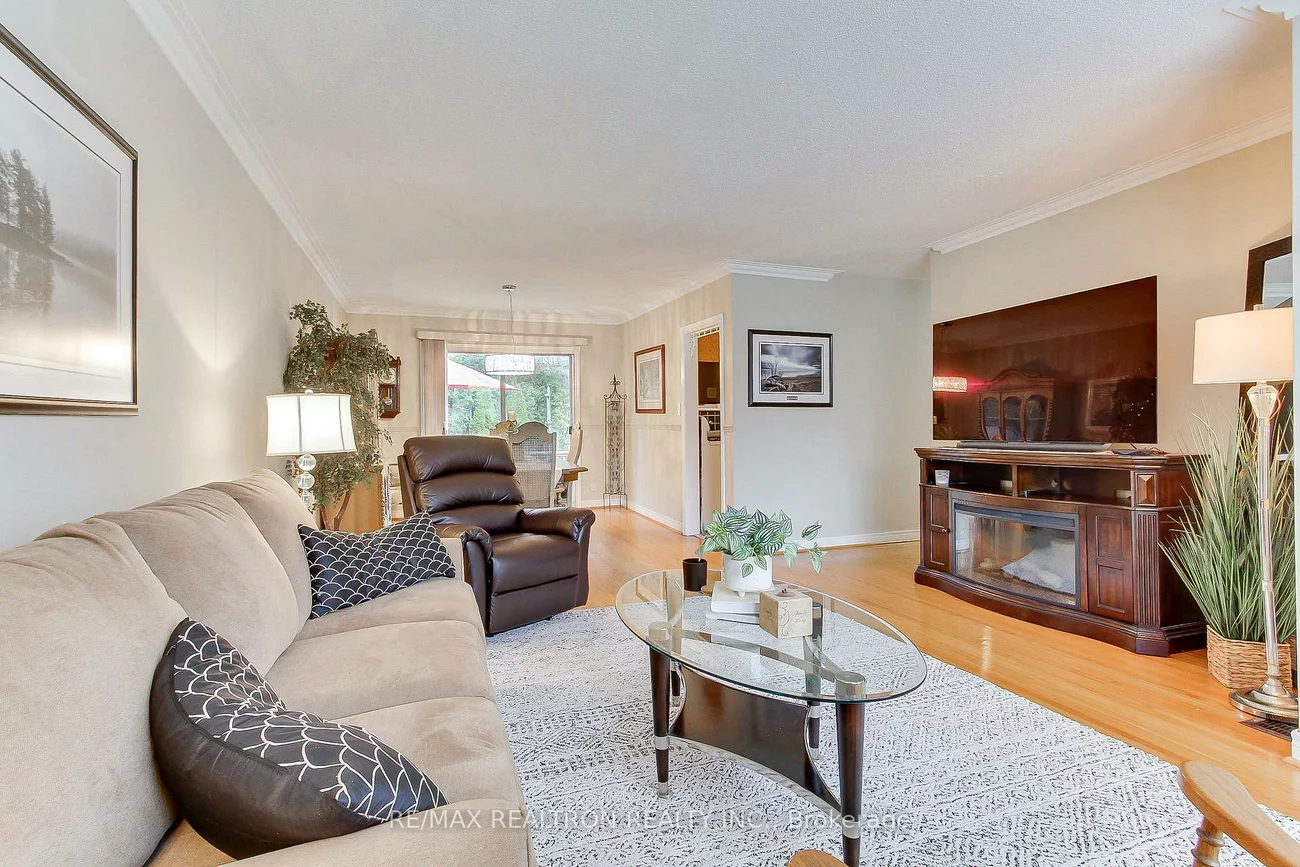 215, Parkview, Central Newmarket, Newmarket