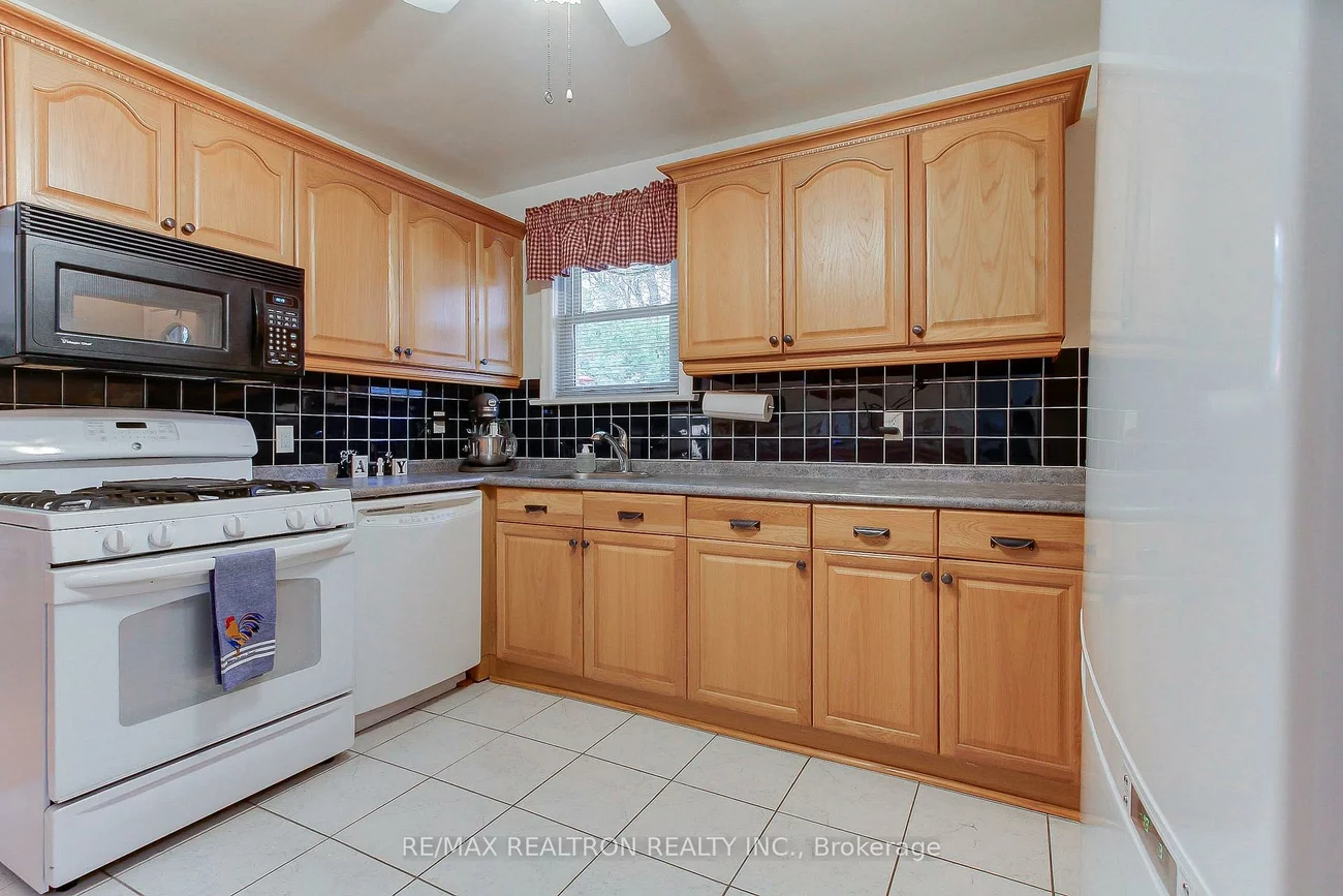 215, Parkview, Central Newmarket, Newmarket