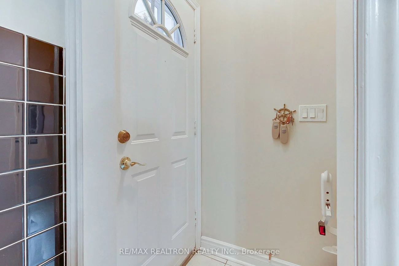 215, Parkview, Central Newmarket, Newmarket