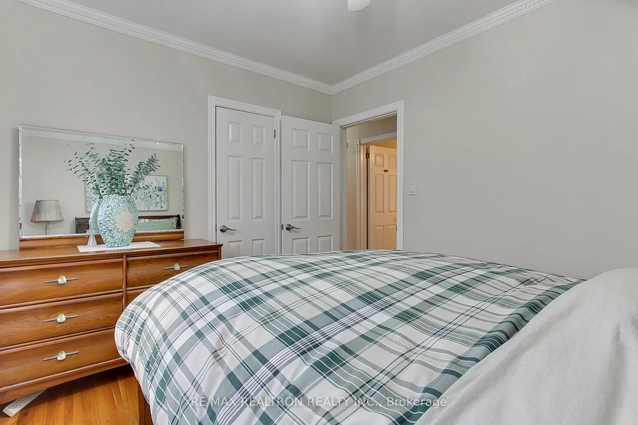 215, Parkview, Central Newmarket, Newmarket