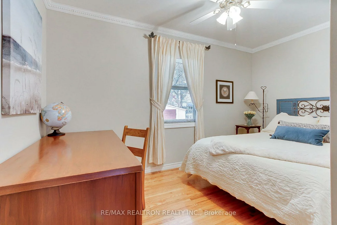 215, Parkview, Central Newmarket, Newmarket