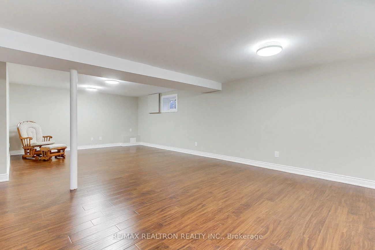 215, Parkview, Central Newmarket, Newmarket