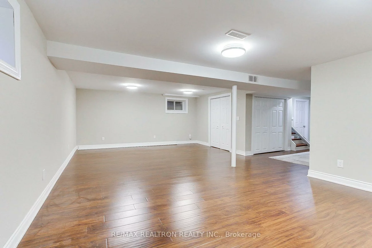 215, Parkview, Central Newmarket, Newmarket