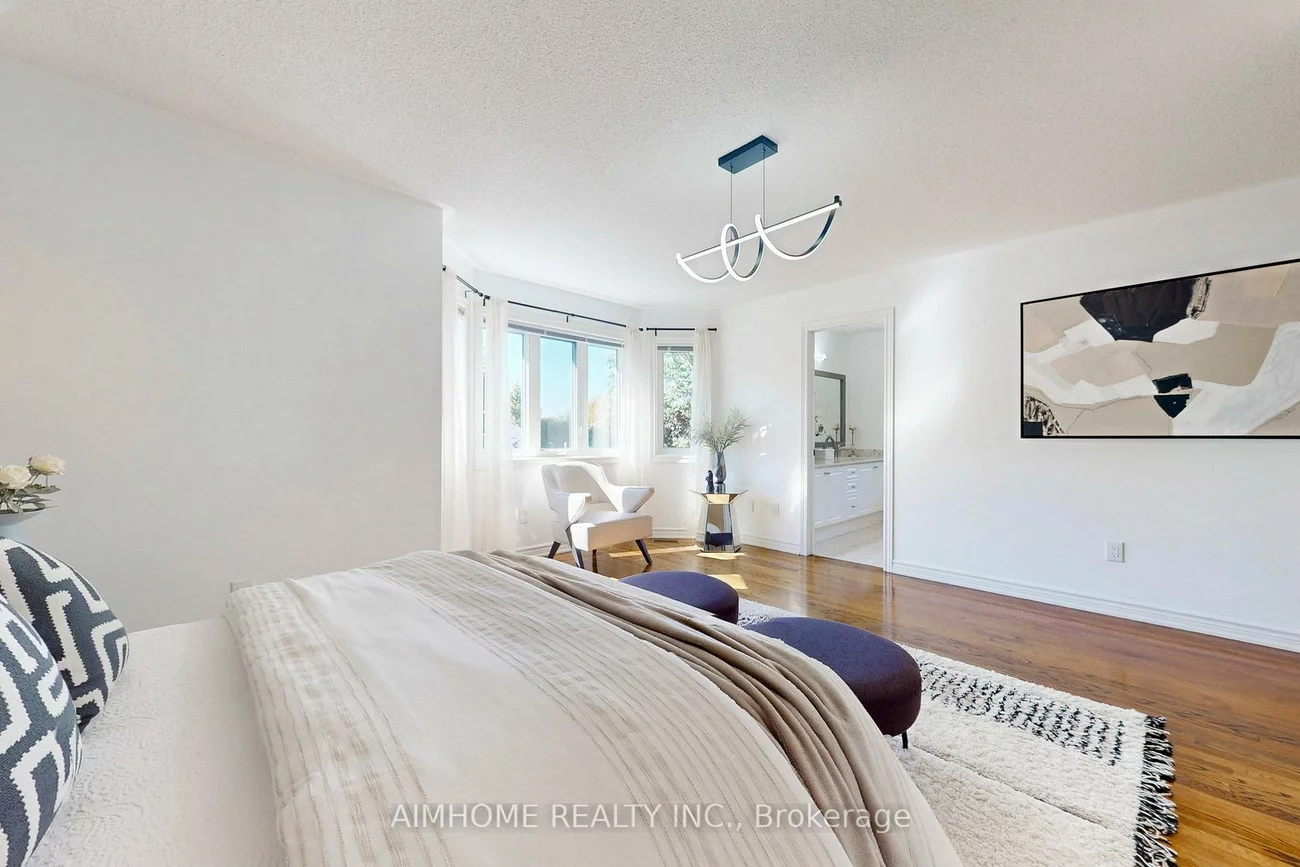 812, Foxcroft, Stonehaven-Wyndham, Newmarket