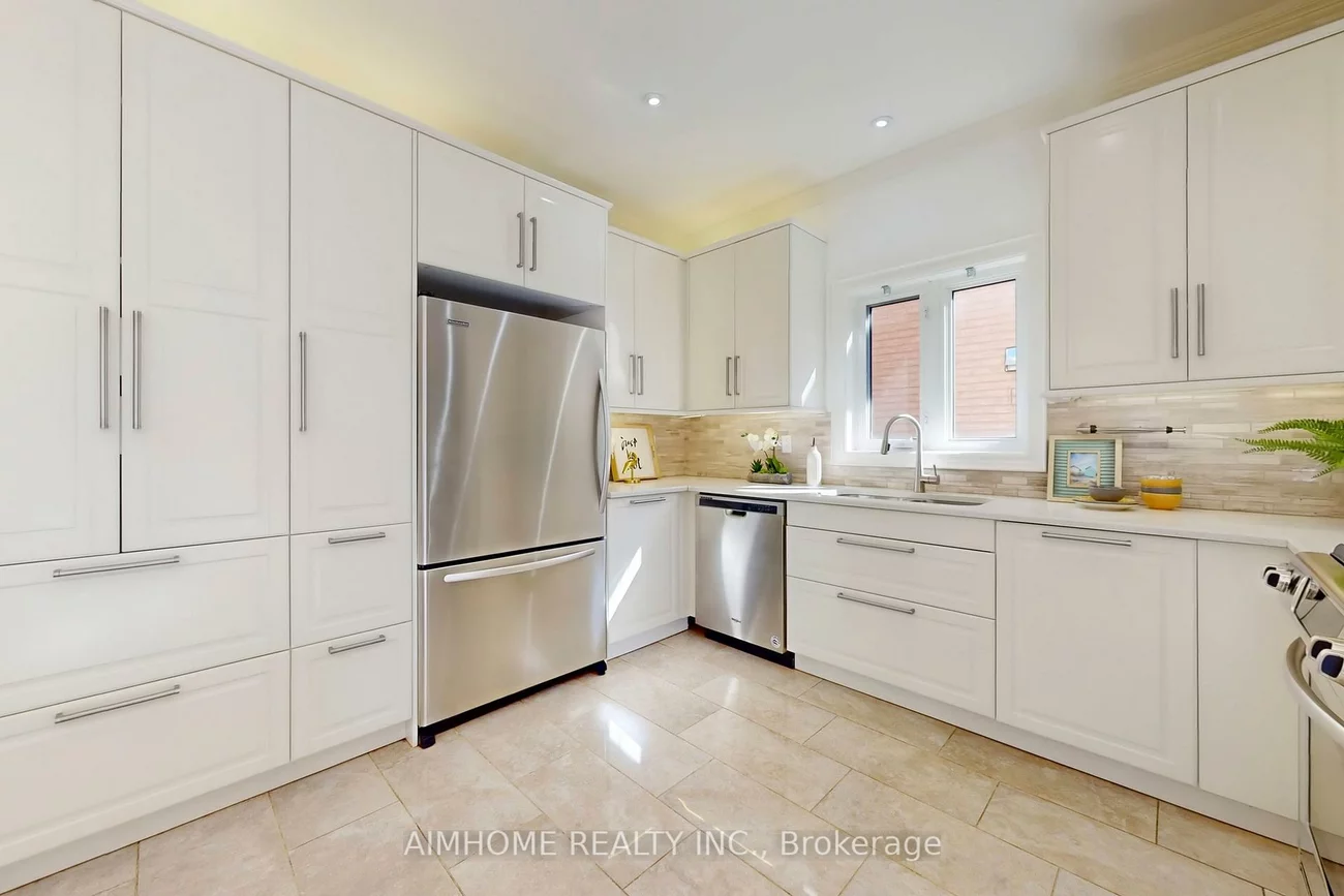 812, Foxcroft, Stonehaven-Wyndham, Newmarket