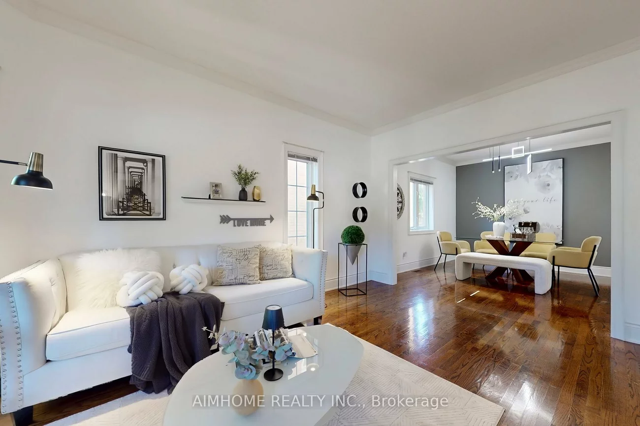 812, Foxcroft, Stonehaven-Wyndham, Newmarket