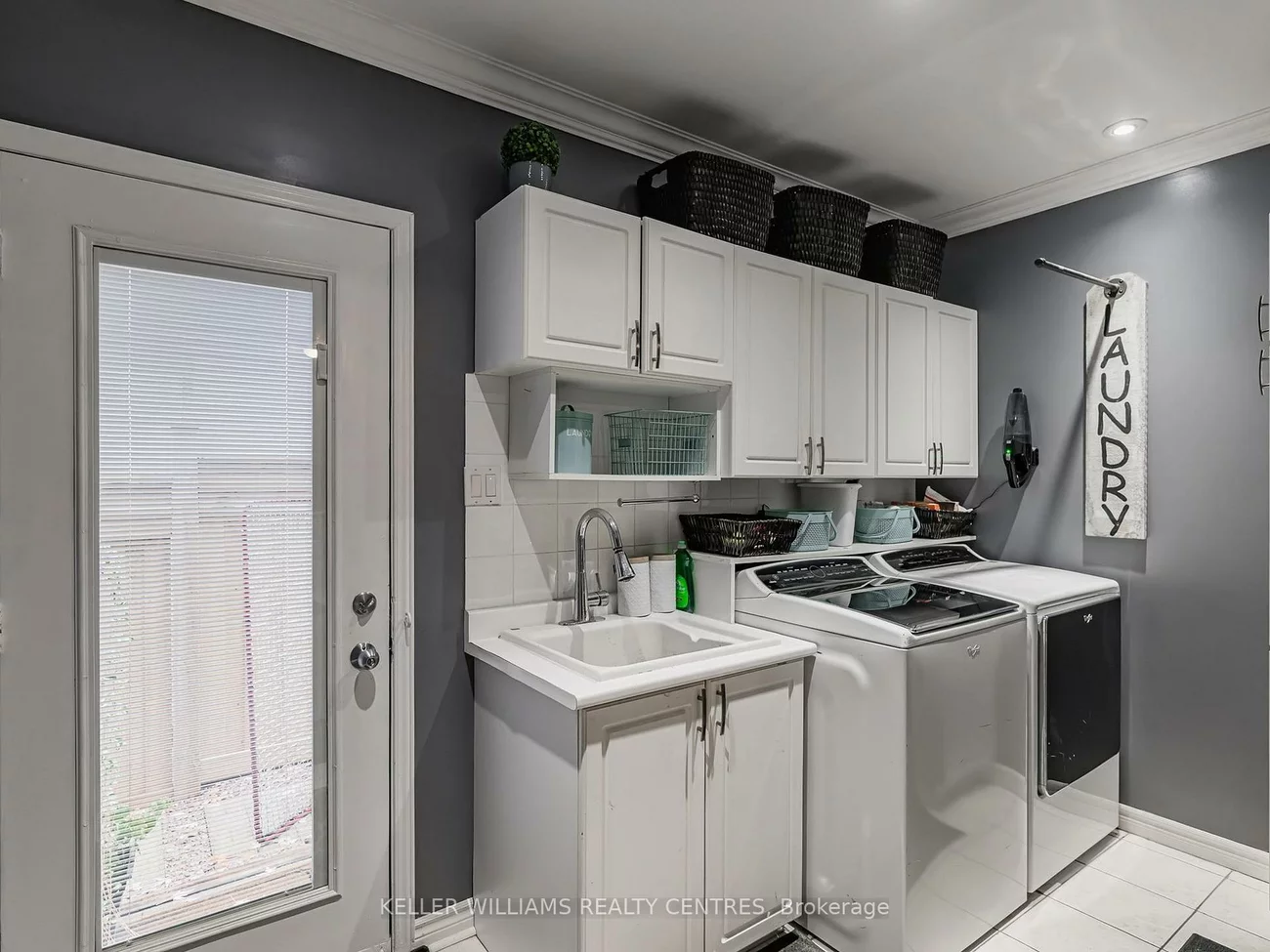 151, Rhodes, Glenway Estates, Newmarket