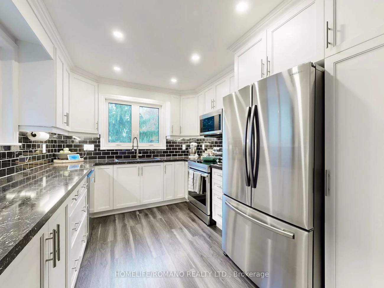 686, Irwin, Huron Heights-Leslie Valley, Newmarket