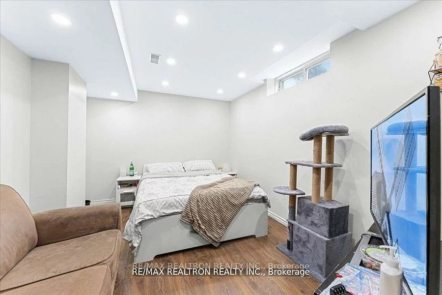 129, Flagstone, Woodland Hill, Newmarket