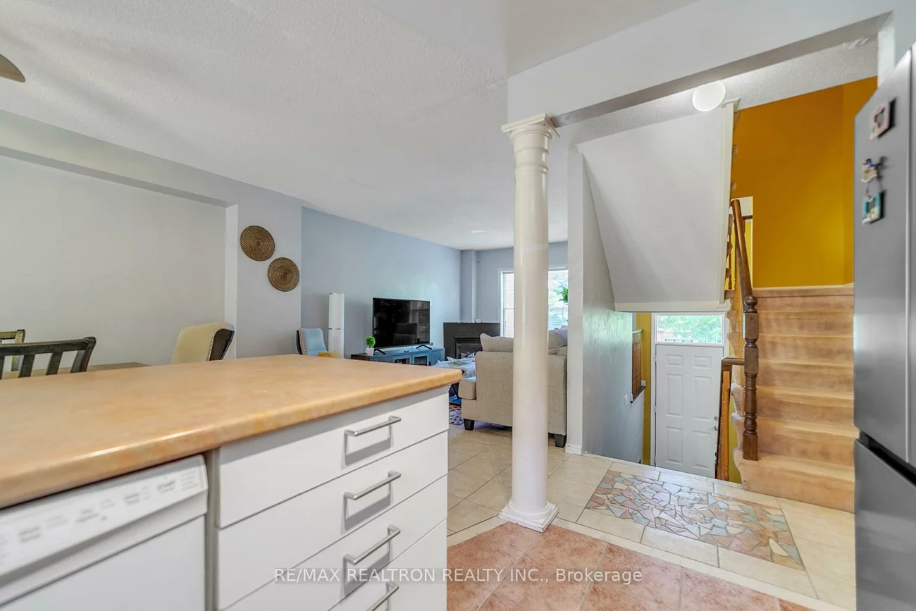 541, Bondi, Gorham-College Manor, Newmarket