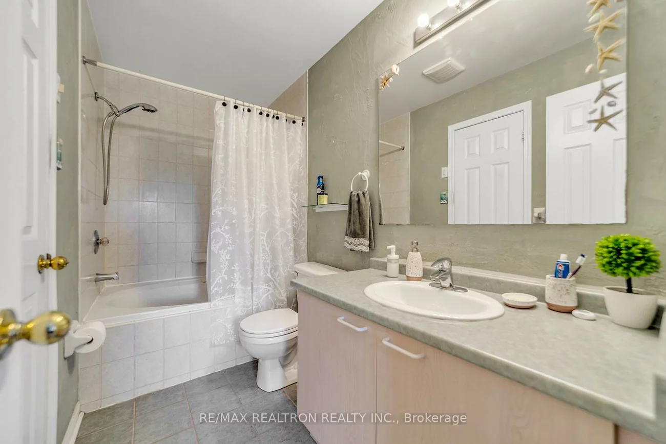 541, Bondi, Gorham-College Manor, Newmarket