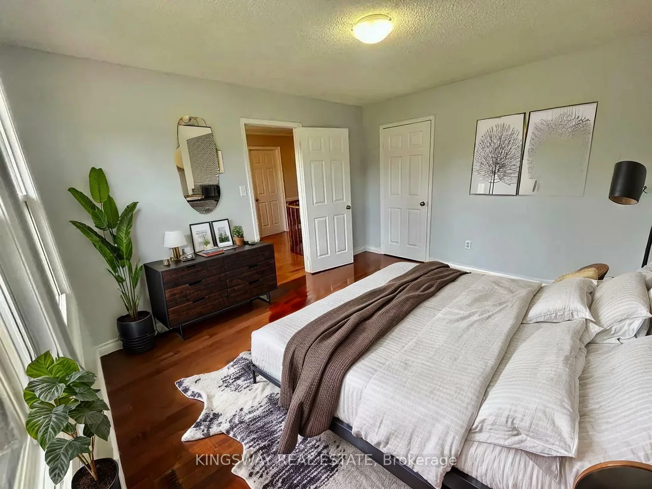 325, Salisbury, Bristol-London, Newmarket