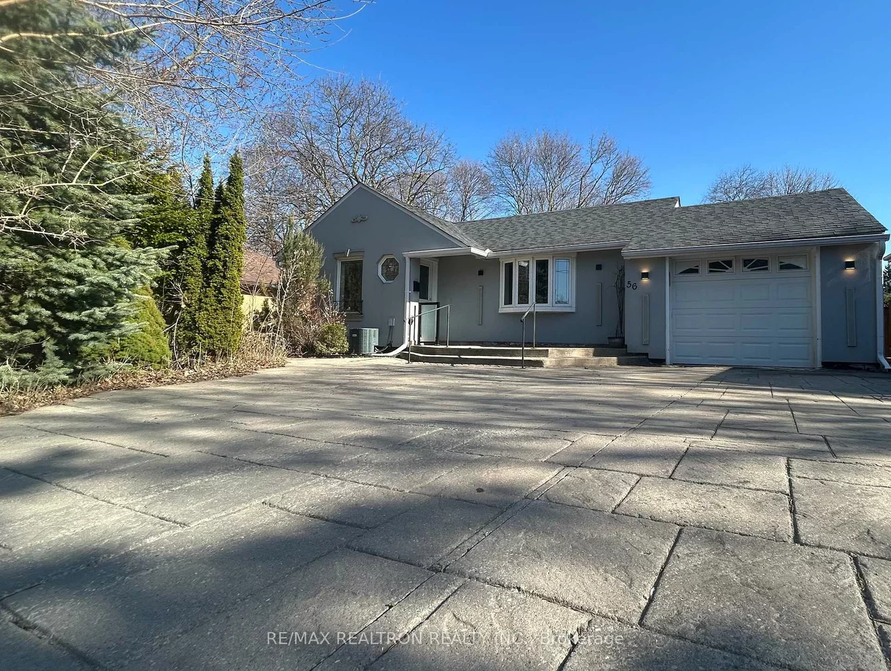 56, Don Mor, Central Newmarket, Newmarket