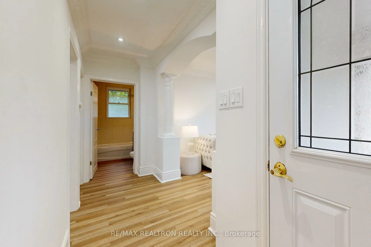 56, Don Mor, Central Newmarket, Newmarket