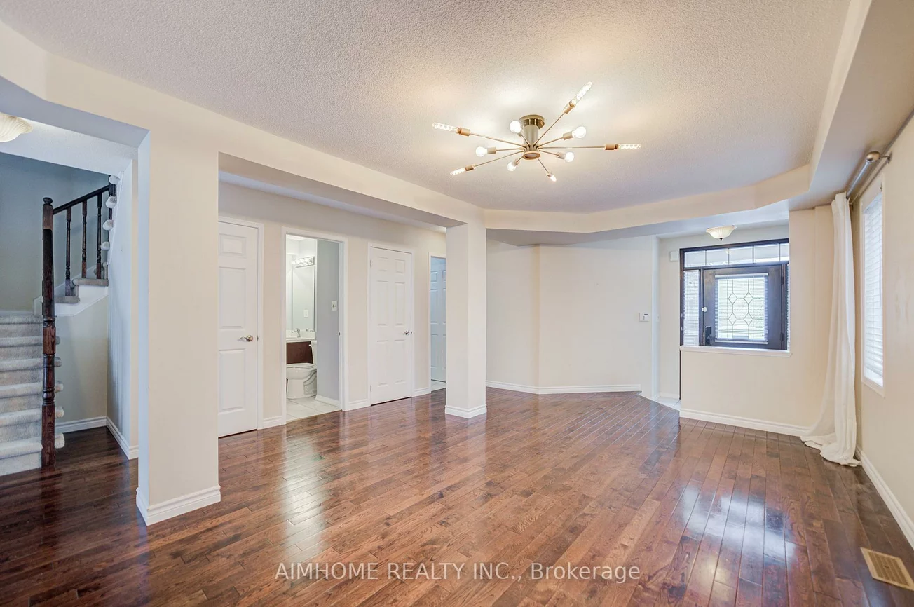 562, Mcbean, Stonehaven-Wyndham, Newmarket