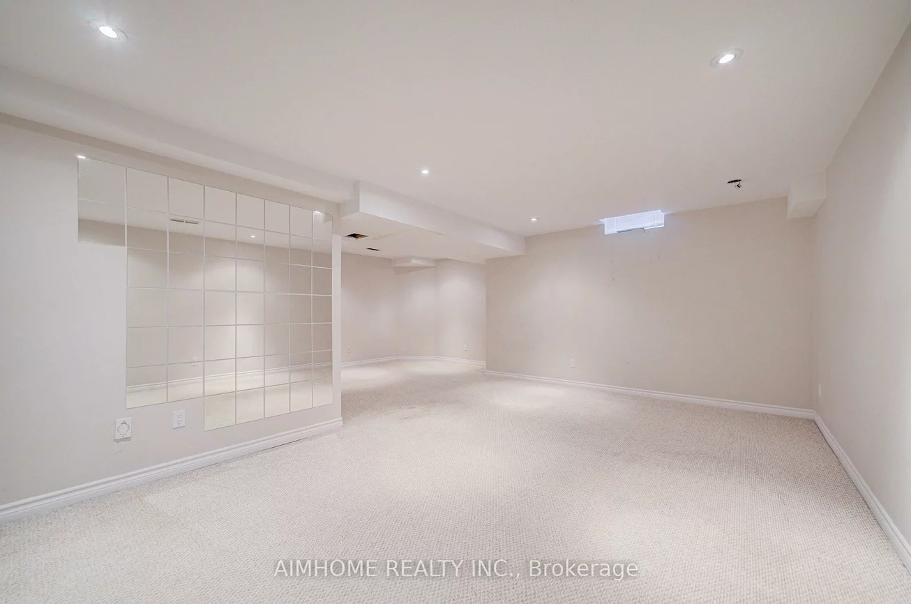 562, Mcbean, Stonehaven-Wyndham, Newmarket