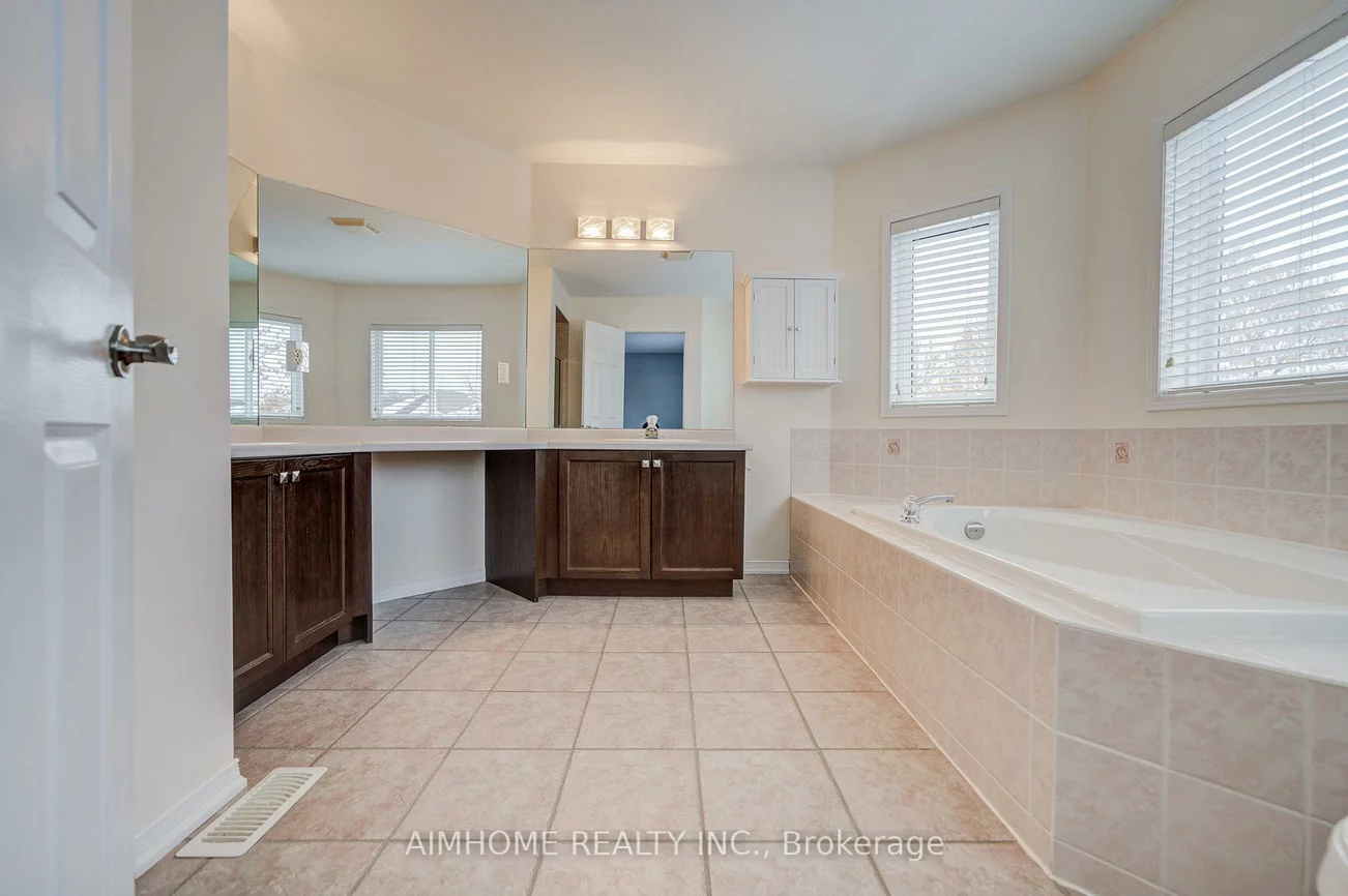 562, Mcbean, Stonehaven-Wyndham, Newmarket