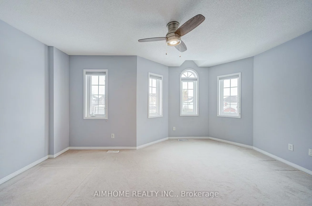 562, Mcbean, Stonehaven-Wyndham, Newmarket