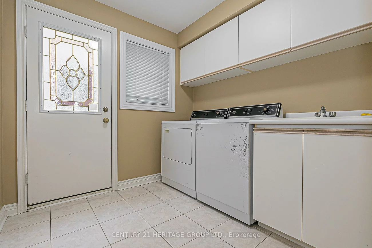 668, Chaleur, Stonehaven-Wyndham, Newmarket