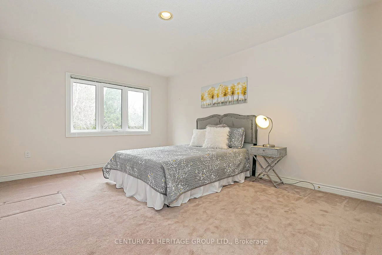 668, Chaleur, Stonehaven-Wyndham, Newmarket