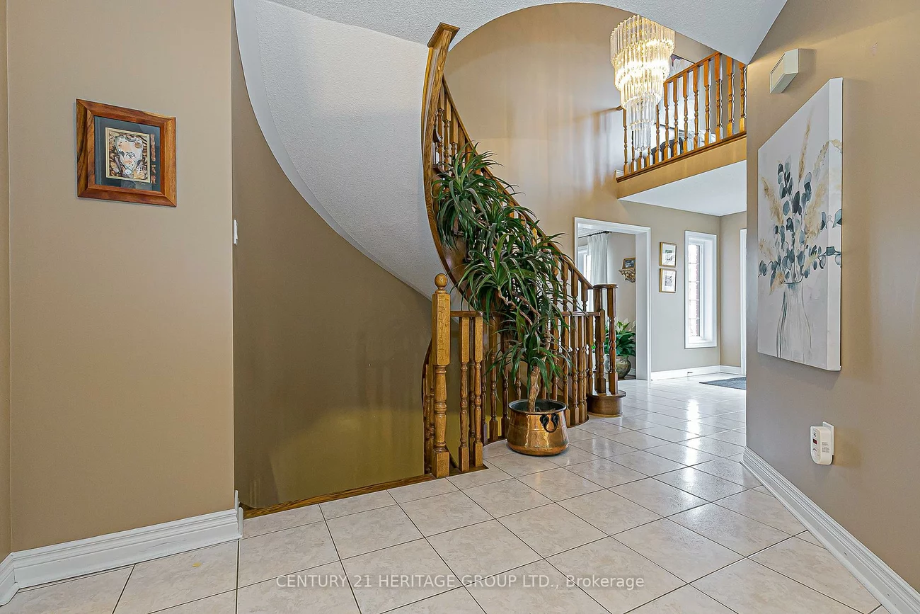 668, Chaleur, Stonehaven-Wyndham, Newmarket