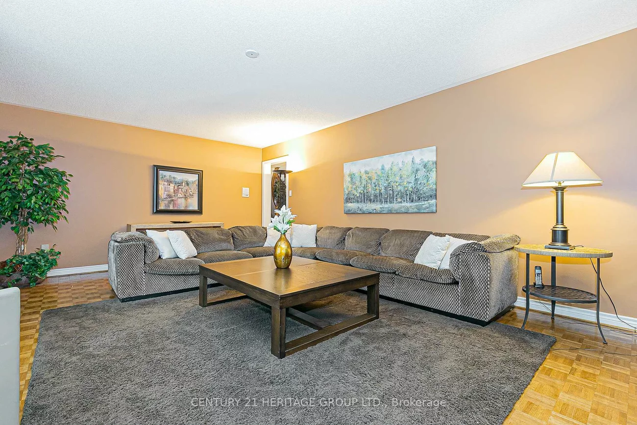 668, Chaleur, Stonehaven-Wyndham, Newmarket