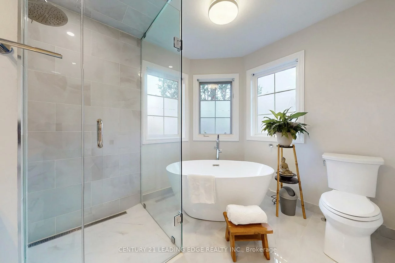 851, Hilton, Stonehaven-Wyndham, Newmarket