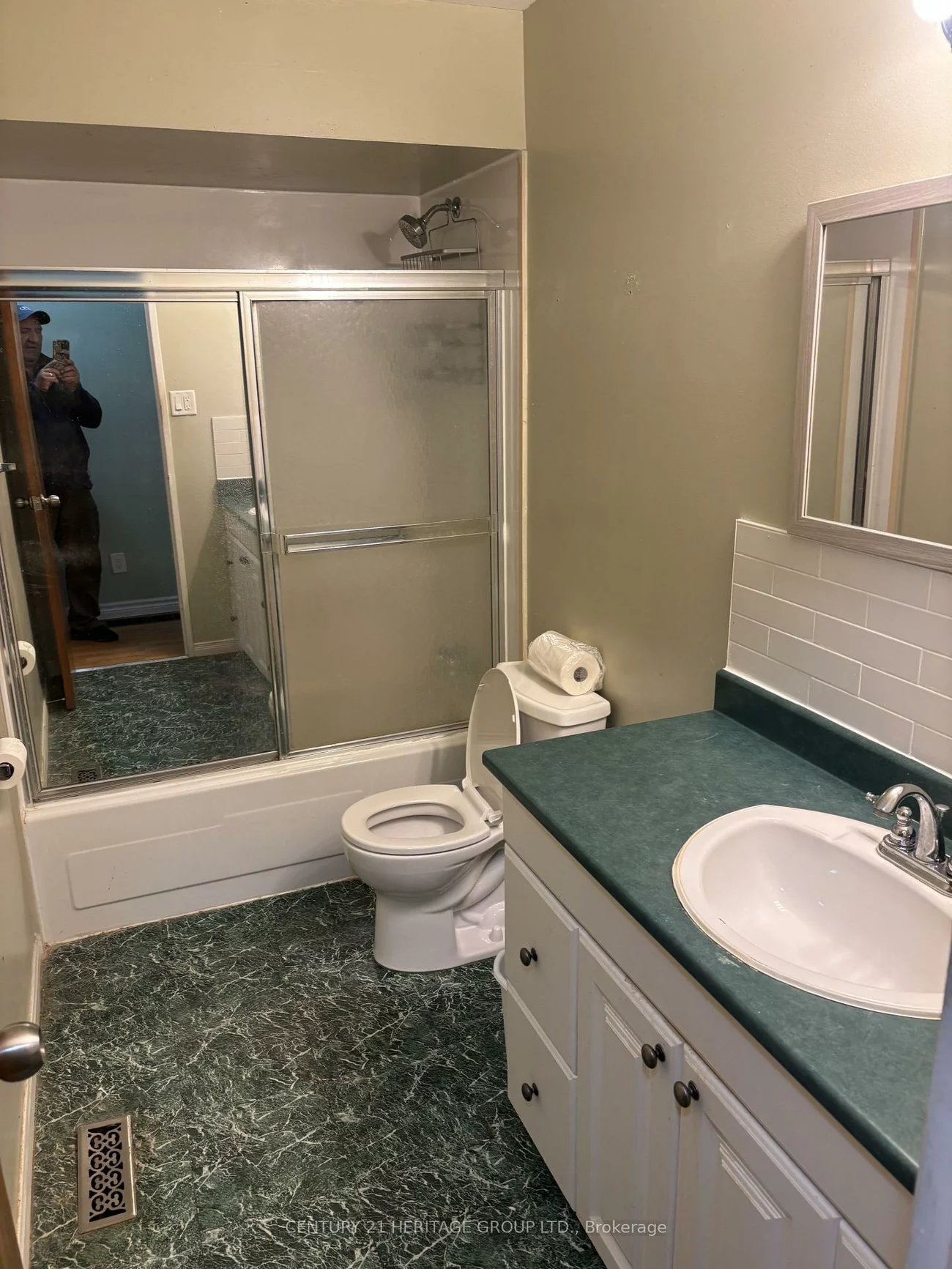 717, Jackson, Huron Heights-Leslie Valley, Newmarket