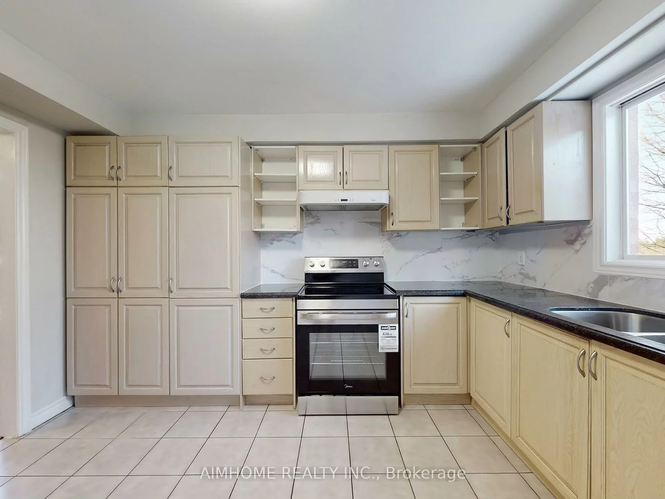 207, Kensit, Armitage, Newmarket