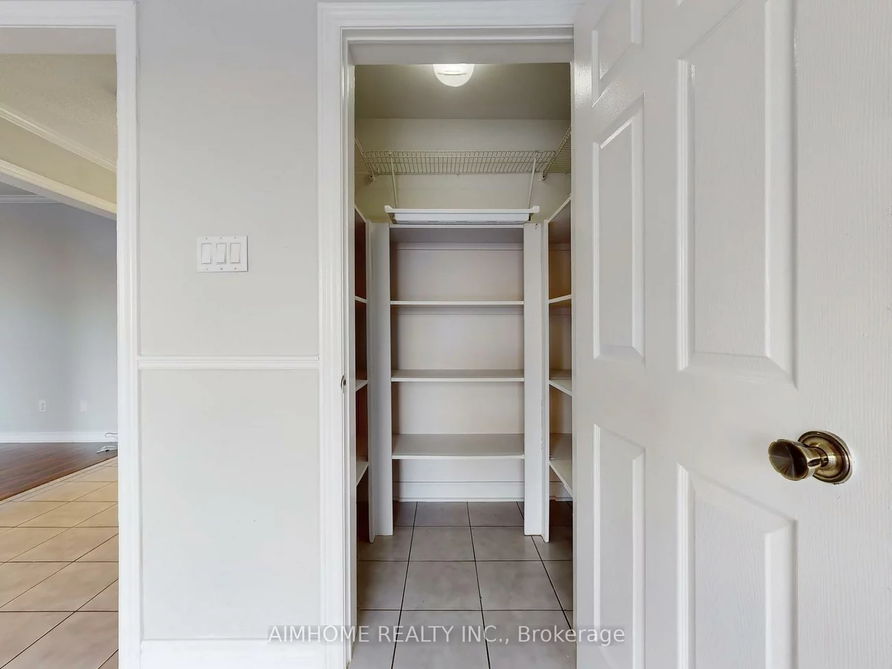 207, Kensit, Armitage, Newmarket