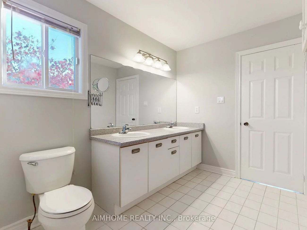 207, Kensit, Armitage, Newmarket