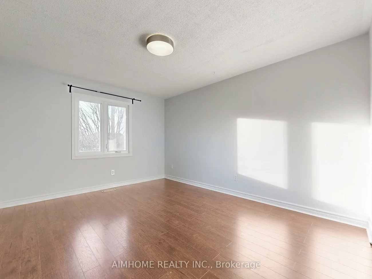 207, Kensit, Armitage, Newmarket