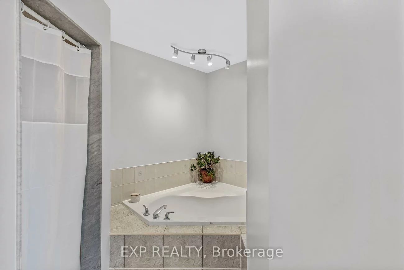 168, Wainscot, Woodland Hill, Newmarket