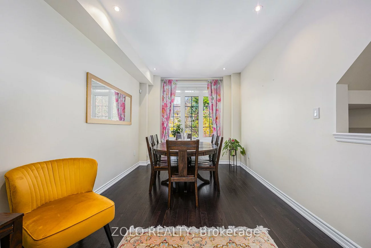 235, Appleton, Central Newmarket, Newmarket