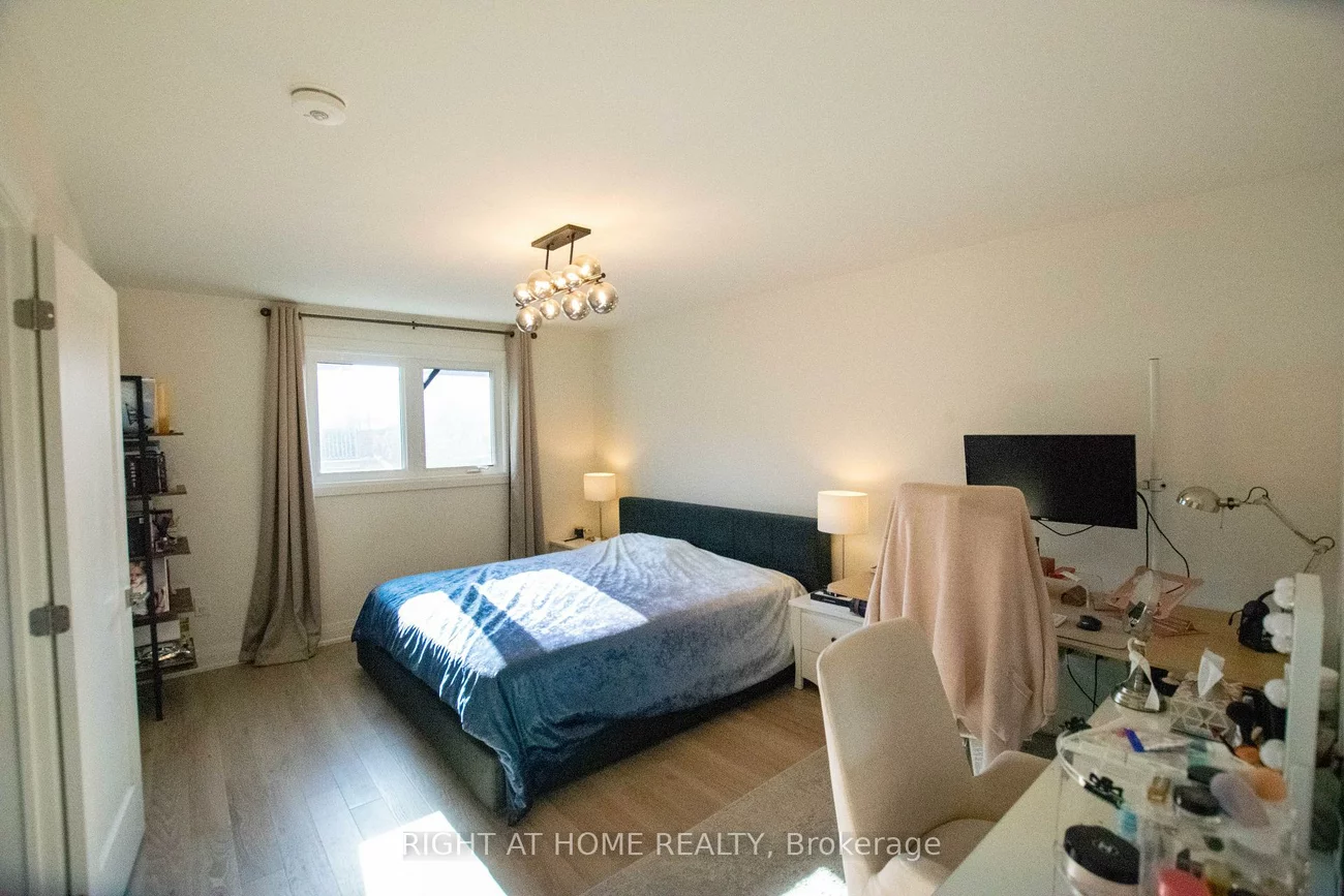 832, Leslie Valley, Huron Heights-Leslie Valley, Newmarket