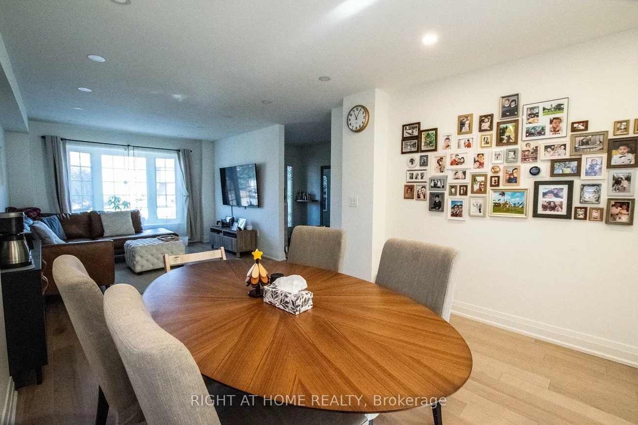 832, Leslie Valley, Huron Heights-Leslie Valley, Newmarket