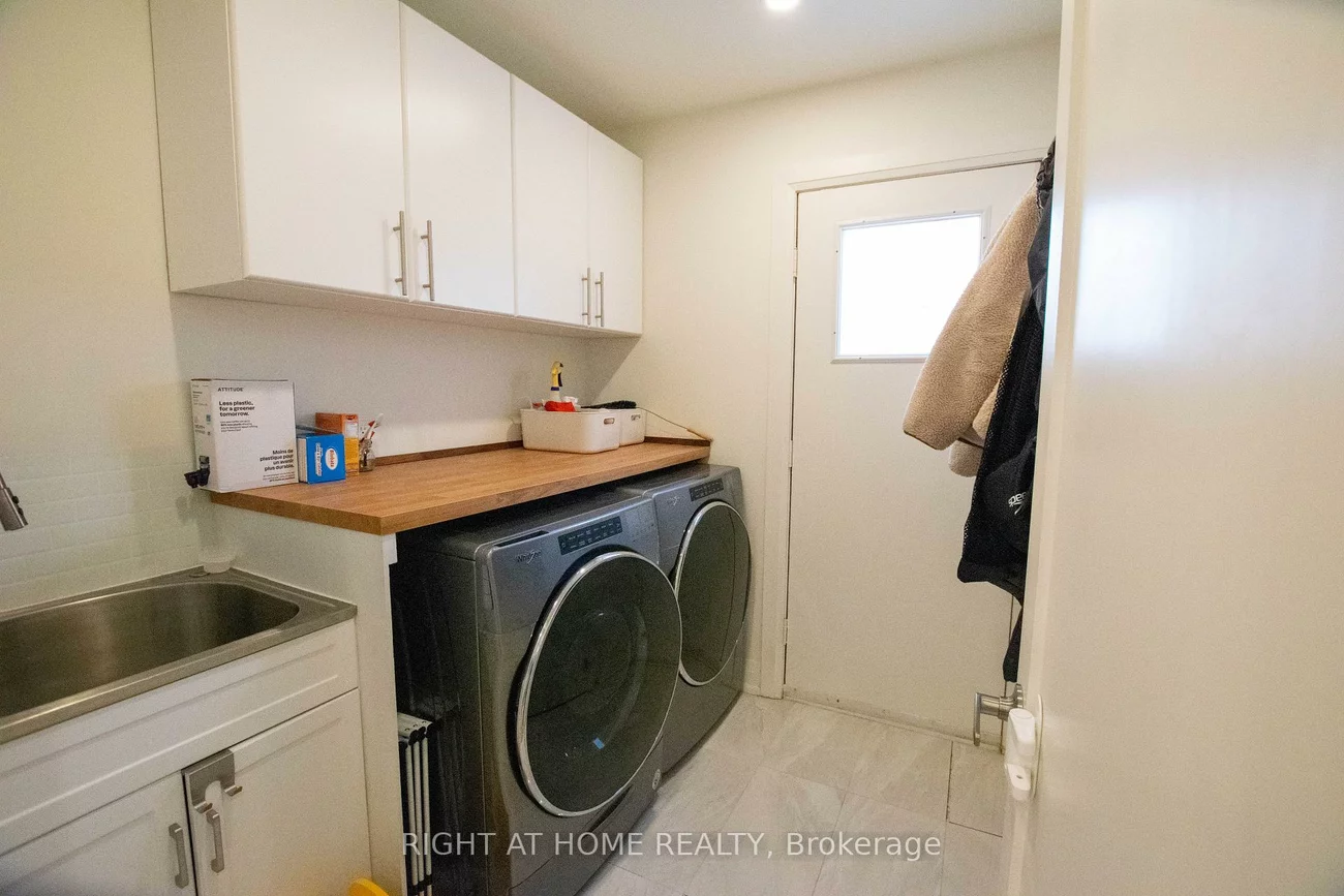 832, Leslie Valley, Huron Heights-Leslie Valley, Newmarket