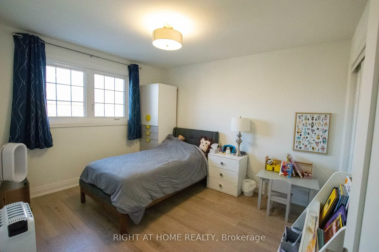 832, Leslie Valley, Huron Heights-Leslie Valley, Newmarket