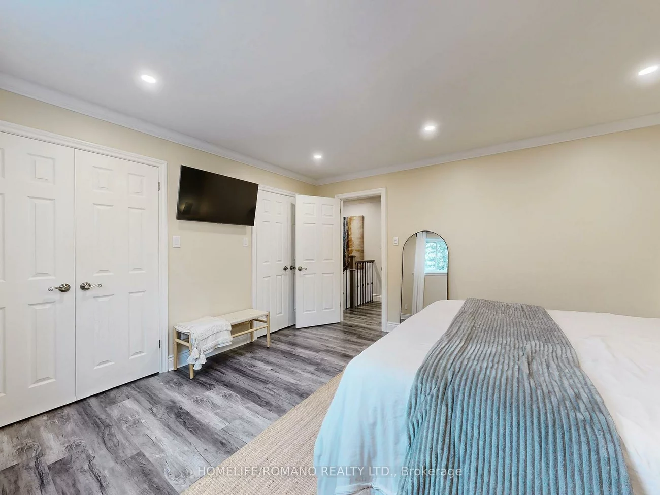 686, Irwin, Huron Heights-Leslie Valley, Newmarket