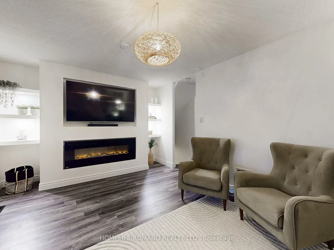 686, Irwin, Huron Heights-Leslie Valley, Newmarket