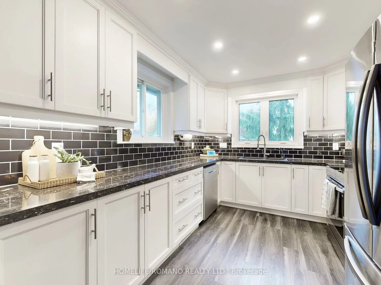 686, Irwin, Huron Heights-Leslie Valley, Newmarket