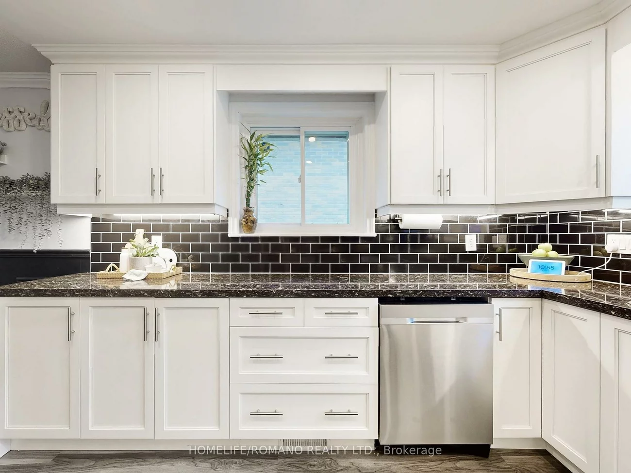 686, Irwin, Huron Heights-Leslie Valley, Newmarket