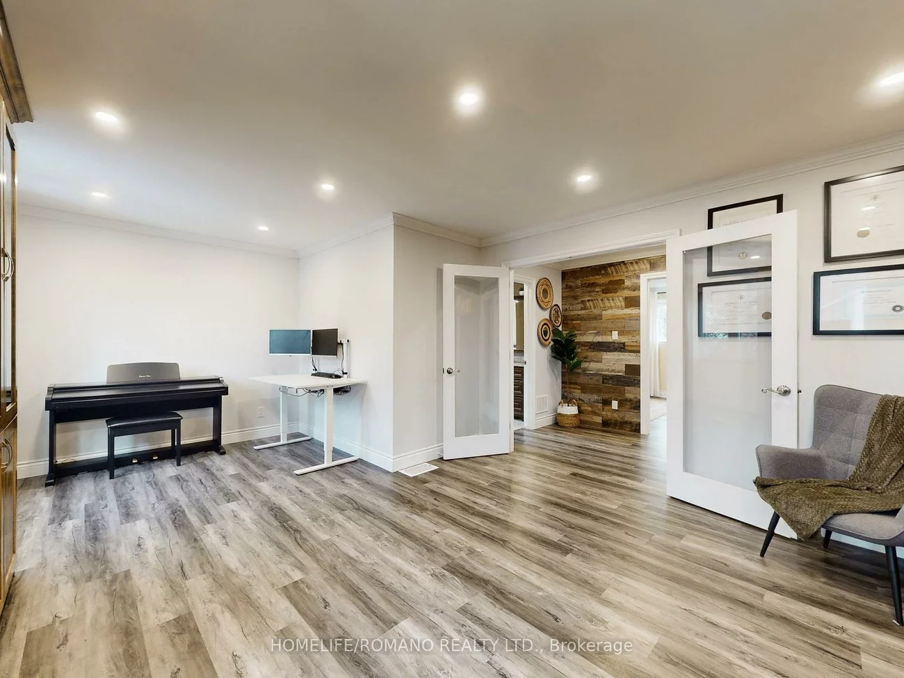 686, Irwin, Huron Heights-Leslie Valley, Newmarket