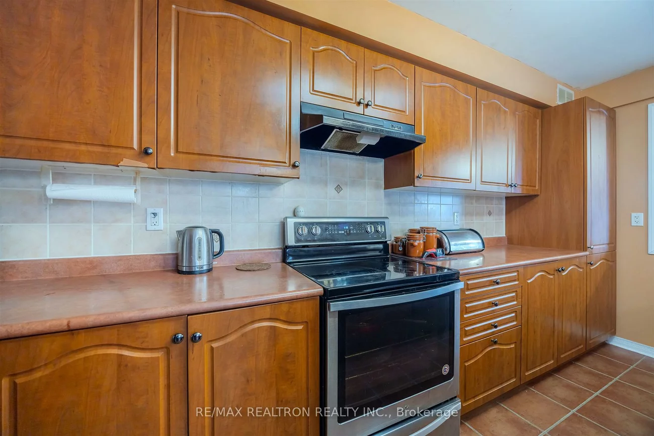 448, Sydor, Stonehaven-Wyndham, Newmarket